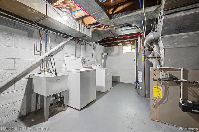 18890 Birmingham Street, Roseville, MI 48066