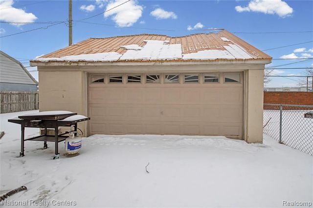 18890 Birmingham Street, Roseville, MI 48066