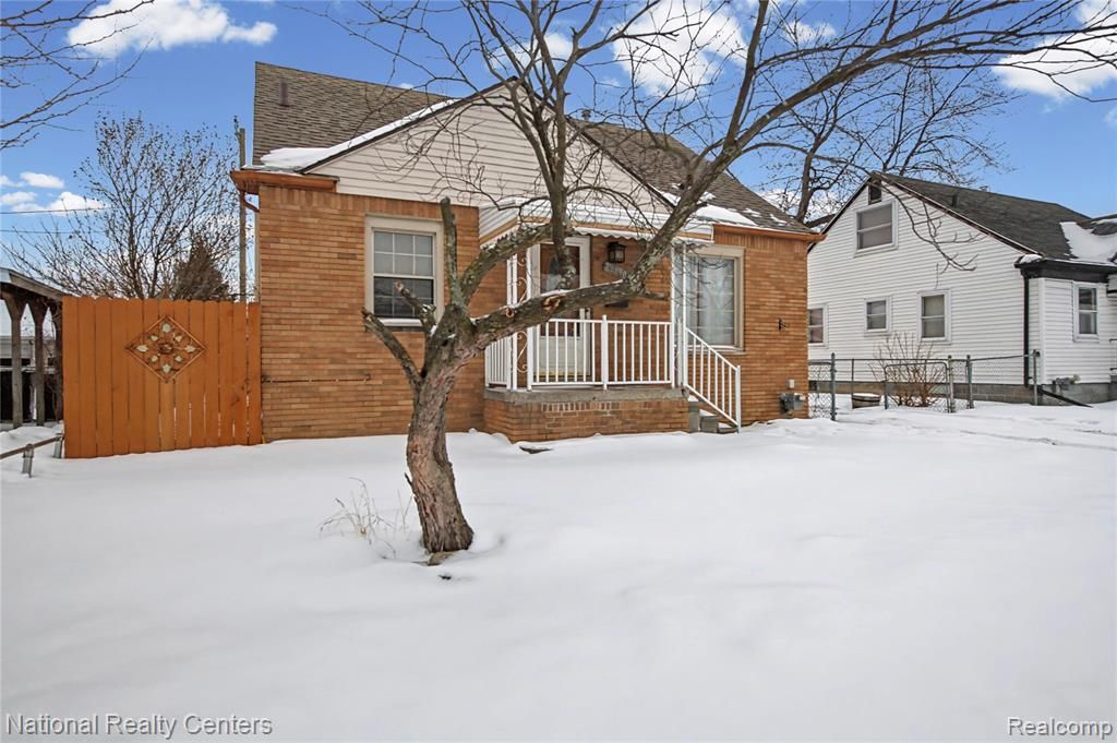 18890 Birmingham Street, Roseville, MI 48066