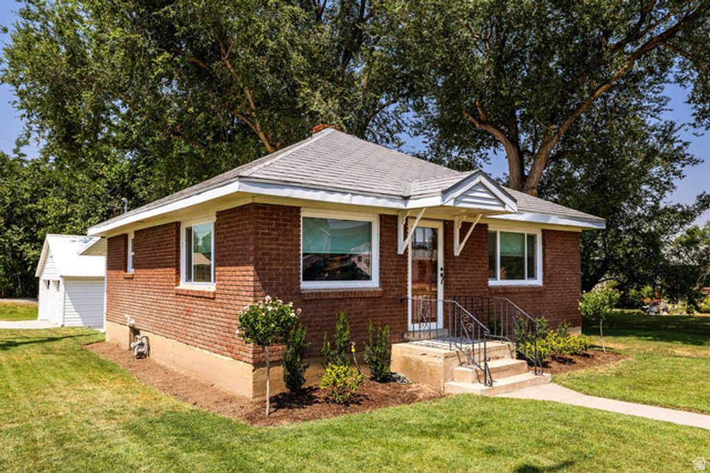 5997 S 2700 W, Roy, UT 84067