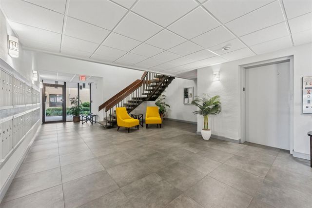 6158 PALMA DEL MAR 406, St Petersburg, FL 33715