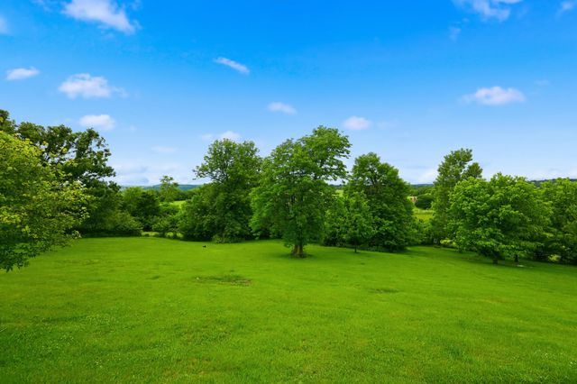 1011 Sunnyview Lane, Frankfort, KY 40601