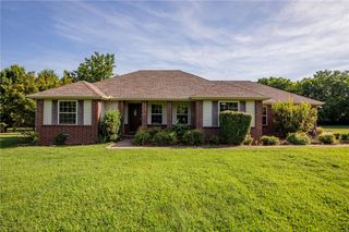 10870 Spring Mountain Drive, Farmington, AR 72730