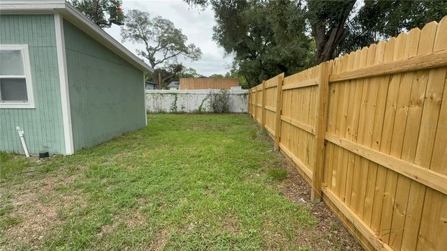 8623 N WILLOW AVENUE B, Tampa, FL 33604
