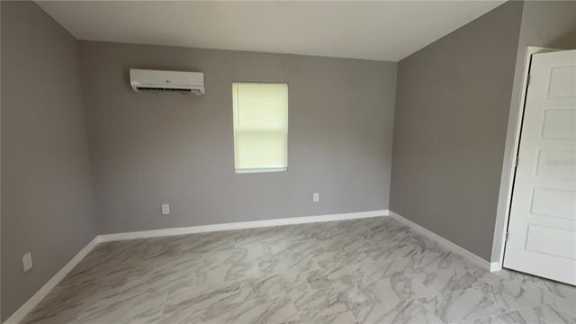 8623 N WILLOW AVENUE B, Tampa, FL 33604