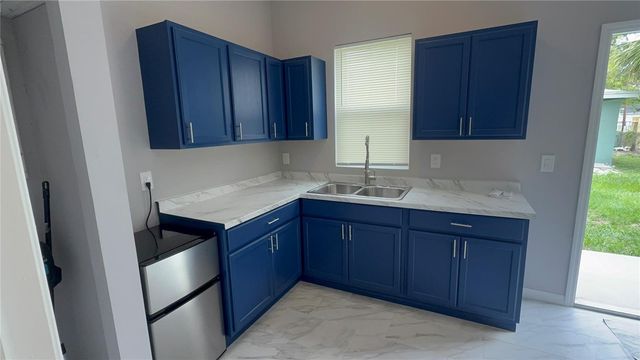 8623 N WILLOW AVENUE B, Tampa, FL 33604