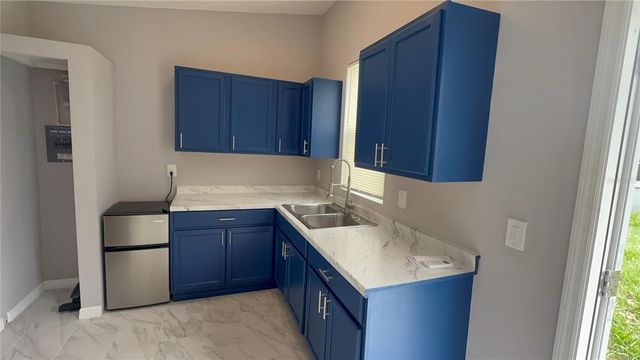 8623 N WILLOW AVENUE B, Tampa, FL 33604