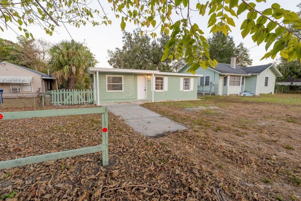 8623 N WILLOW AVENUE B, Tampa, FL 33604