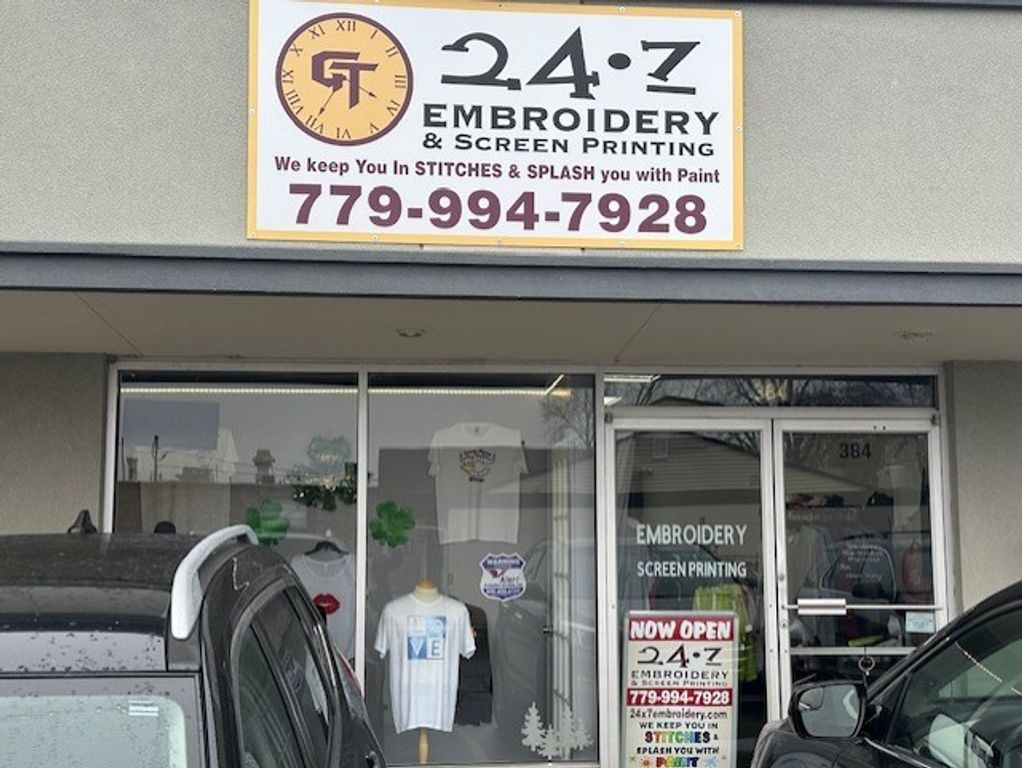 384 W Virginia Street, Crystal Lake, IL 60014