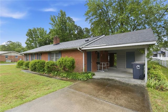 2101 W Vandalia Road, Greensboro, NC 27407