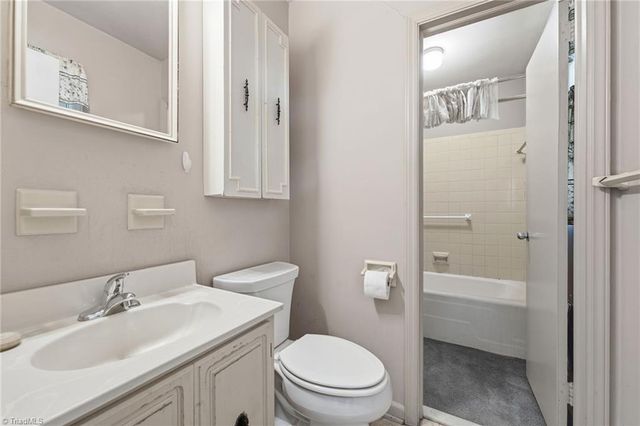 2101 W Vandalia Road, Greensboro, NC 27407
