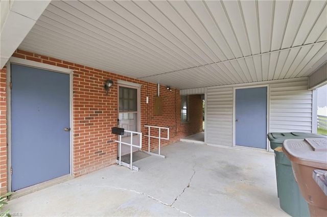 2101 W Vandalia Road, Greensboro, NC 27407