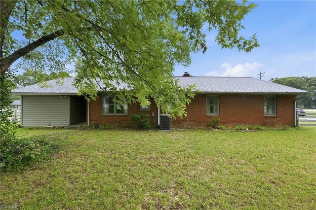2101 W Vandalia Road, Greensboro, NC 27407