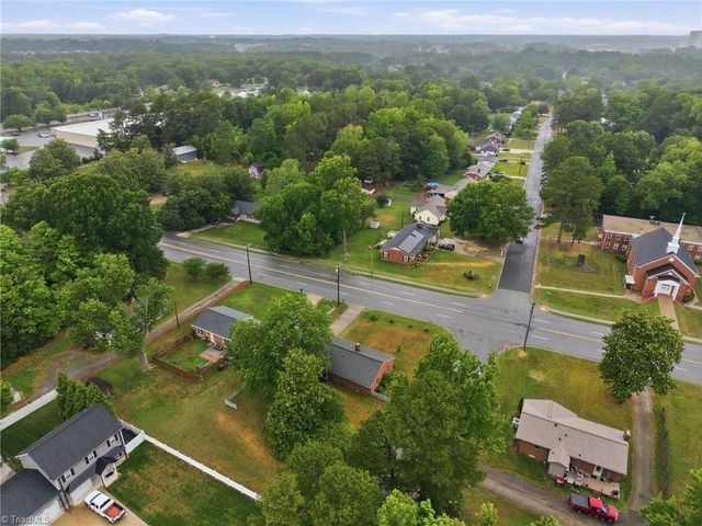 2101 W Vandalia Road, Greensboro, NC 27407