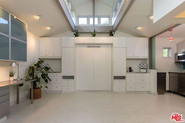 1623 Chapala Street, Santa Barbara, CA 93101