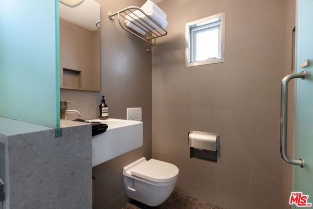 1623 Chapala Street, Santa Barbara, CA 93101