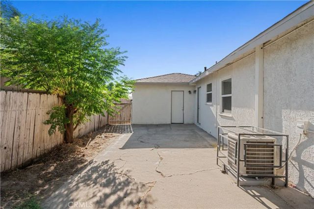 7557 Toyon Avenue, Fontana, CA 92336
