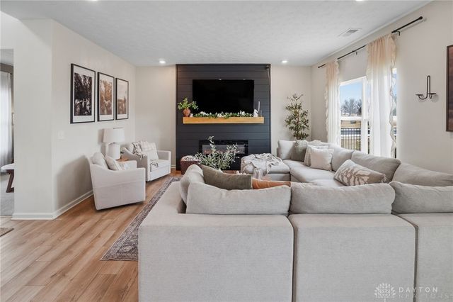 164 Autumn Maple Lane, Brookville, OH 45309