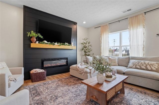 164 Autumn Maple Lane, Brookville, OH 45309