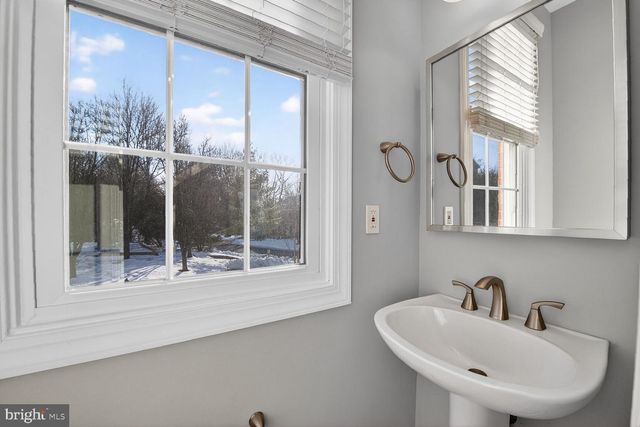 8110 MEADOW SPRINGS CT, Vienna, VA 22182