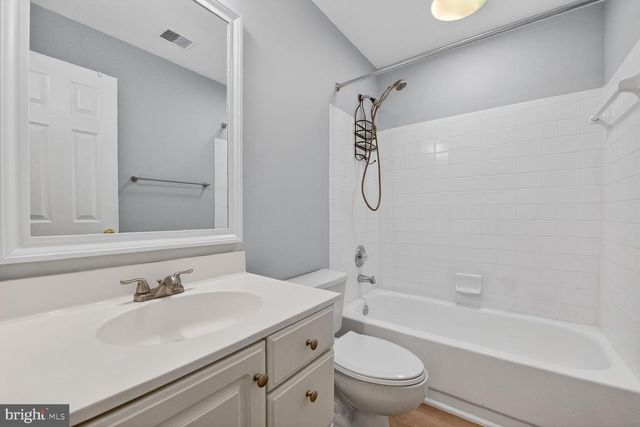 8110 MEADOW SPRINGS CT, Vienna, VA 22182