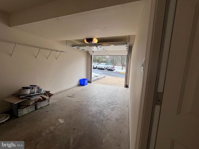 8110 MEADOW SPRINGS CT, Vienna, VA 22182