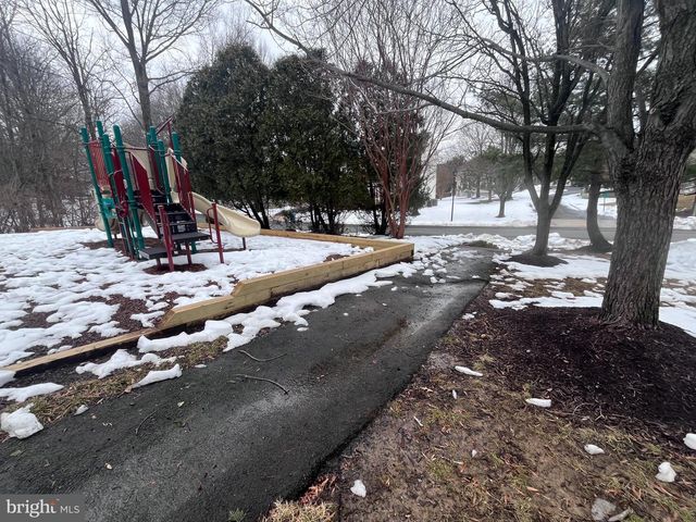 8110 MEADOW SPRINGS CT, Vienna, VA 22182