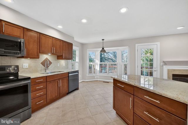 8110 MEADOW SPRINGS CT, Vienna, VA 22182