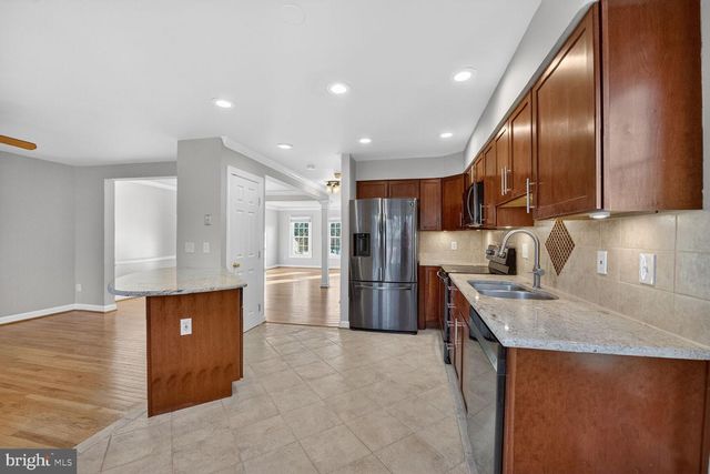 8110 MEADOW SPRINGS CT, Vienna, VA 22182