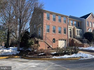 8110 MEADOW SPRINGS CT, Vienna, VA 22182