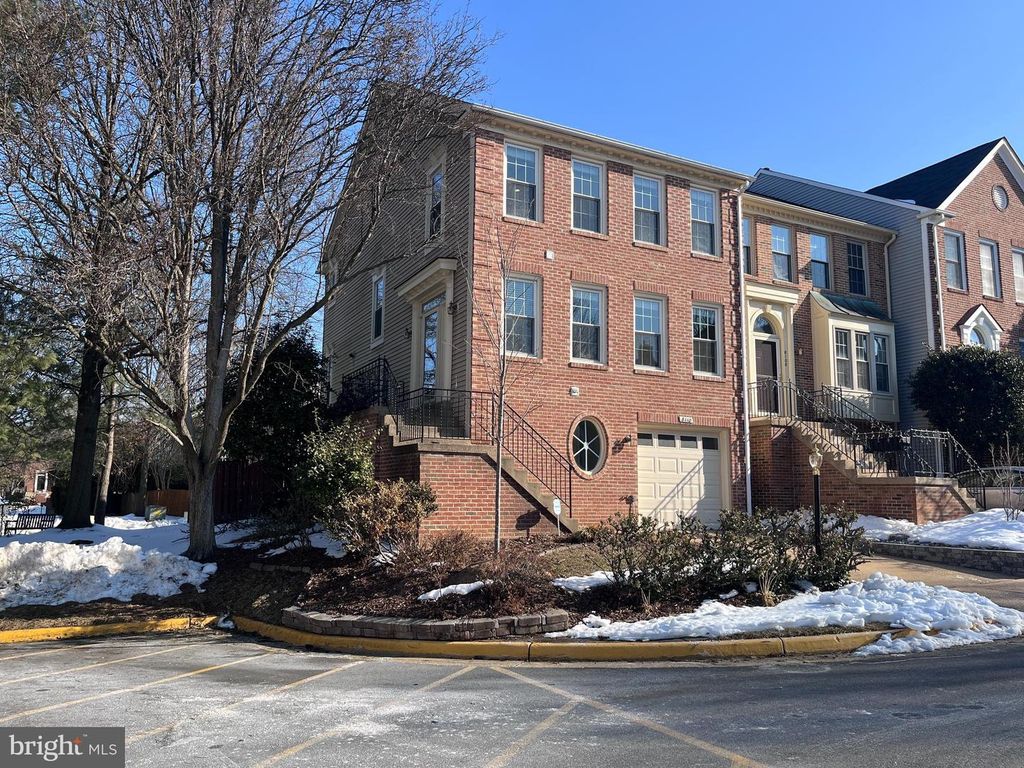 8110 MEADOW SPRINGS CT, Vienna, VA 22182