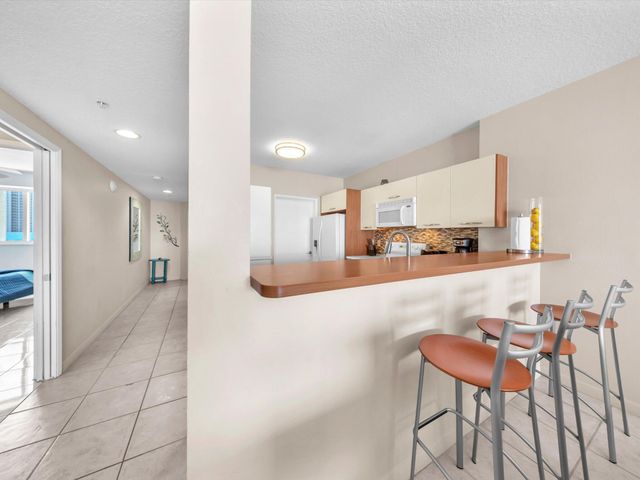 18100 N Bay Road 707, Sunny Isles Beach, FL 33160