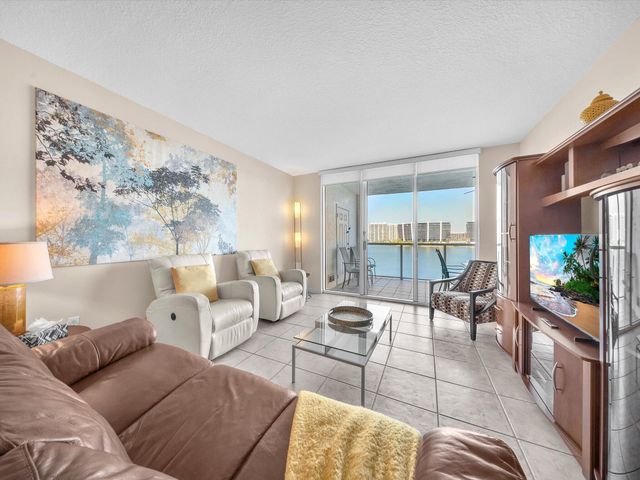 18100 N Bay Road 707, Sunny Isles Beach, FL 33160