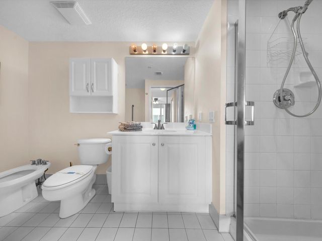 18100 N Bay Road 707, Sunny Isles Beach, FL 33160