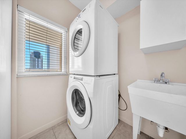 18100 N Bay Road 707, Sunny Isles Beach, FL 33160
