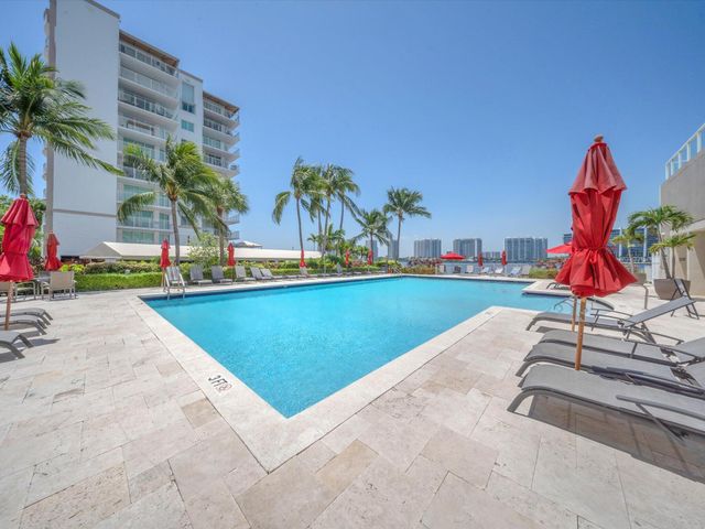 18100 N Bay Road 707, Sunny Isles Beach, FL 33160