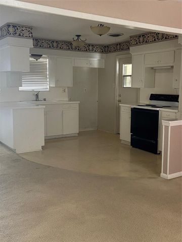 211 Fitz Road, Alvin, TX 77511