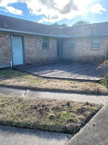 211 Fitz Road, Alvin, TX 77511