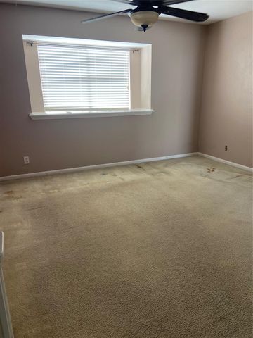 211 Fitz Road, Alvin, TX 77511