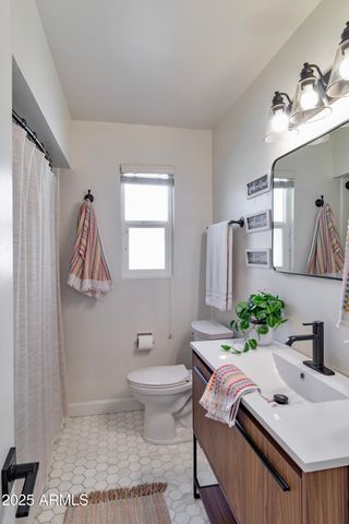 1903 E PALO VERDE Drive, Phoenix, AZ 85016