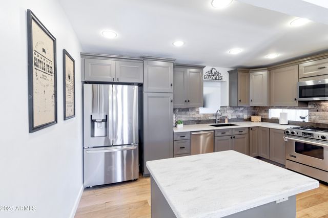 1903 E PALO VERDE Drive, Phoenix, AZ 85016