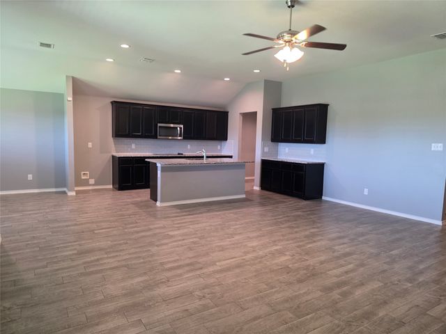 1644 Glade Meadows Drive, Burleson, TX 76058