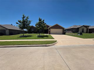 1644 Glade Meadows Drive, Burleson, TX 76058