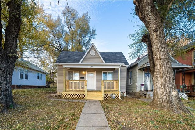 2013 Jones Street, St Joseph, MO 64501