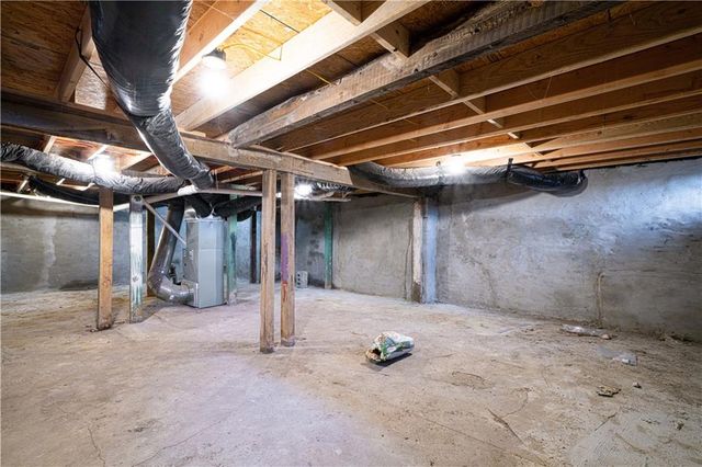 2013 Jones Street, St Joseph, MO 64501