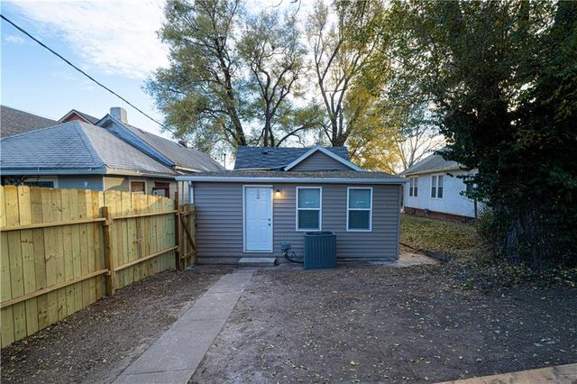 2013 Jones Street, St Joseph, MO 64501