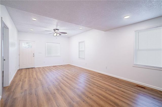 2013 Jones Street, St Joseph, MO 64501