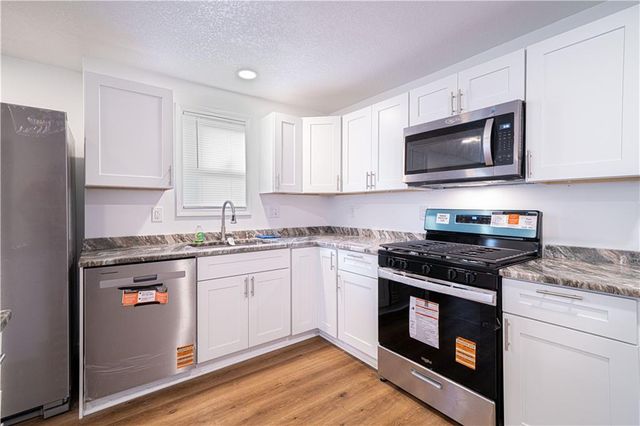 2013 Jones Street, St Joseph, MO 64501