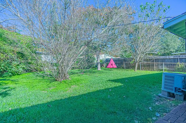 126 Bonita Avenue, Galveston, TX 77550