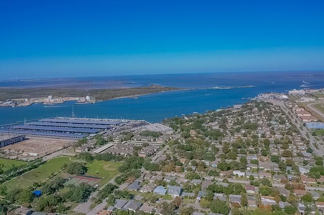 126 Bonita Avenue, Galveston, TX 77550